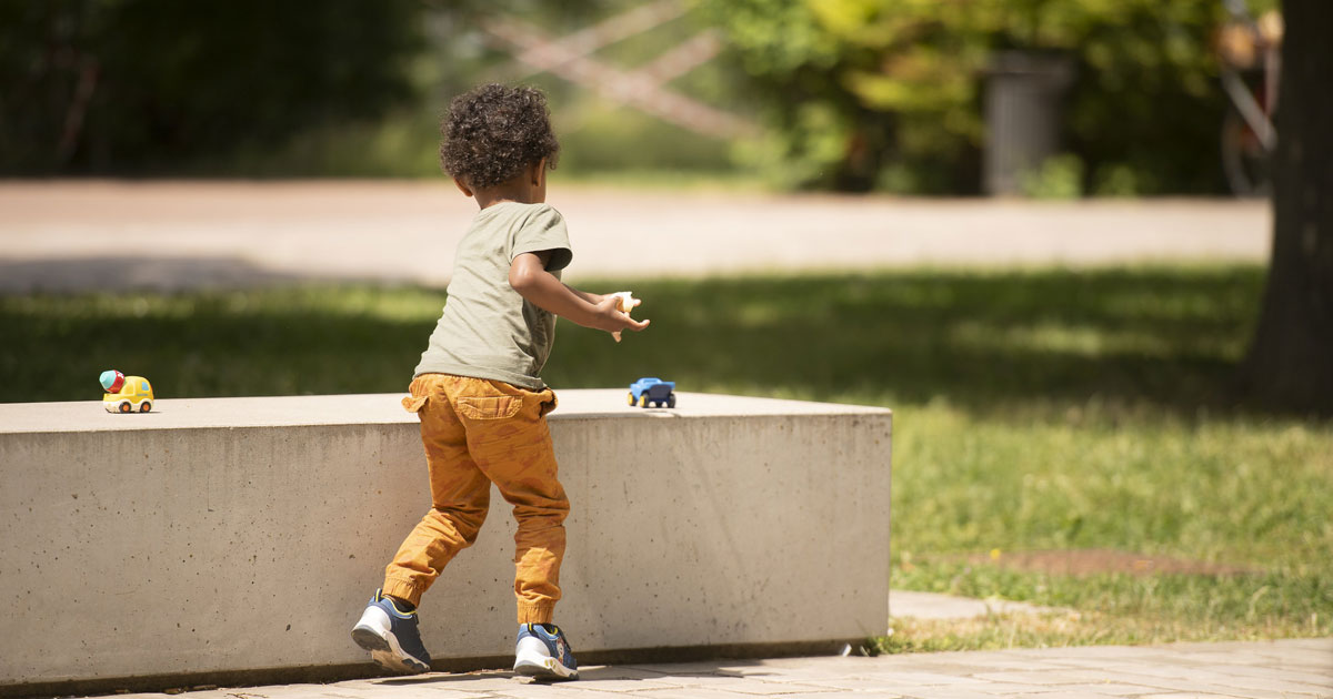 Enfant qui joue